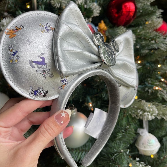 Minnie Ears Loungefly D100 - Picture 2 of 6